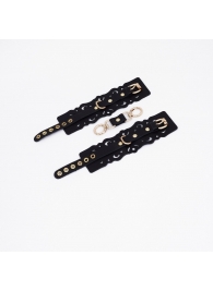 Черные кожаные наручники с узорами и золотистой фурнитурой - Crazy Handmade - купить с доставкой в Курске