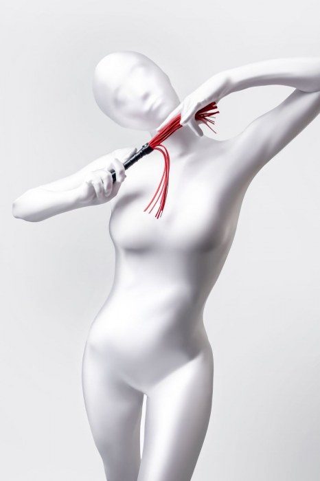 Красно-черный флоггер Anonymo - 28 см. - ToyFa - купить с доставкой в Курске