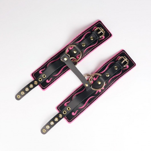 Черные кожаные оковы с розовой строчкой - Crazy Handmade - купить с доставкой в Курске Черные кожаные оковы с розовой строчкой - Crazy Handmade - купить с доставкой в Курске