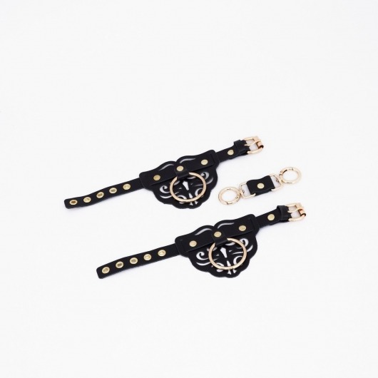 Черные кожаные наручники с клепками, кольцами и золотистой фурнитурой - Crazy Handmade - купить с доставкой в Курске Черные кожаные наручники с клепками, кольцами и золотистой фурнитурой - Crazy Handmade - купить с доставкой в Курске