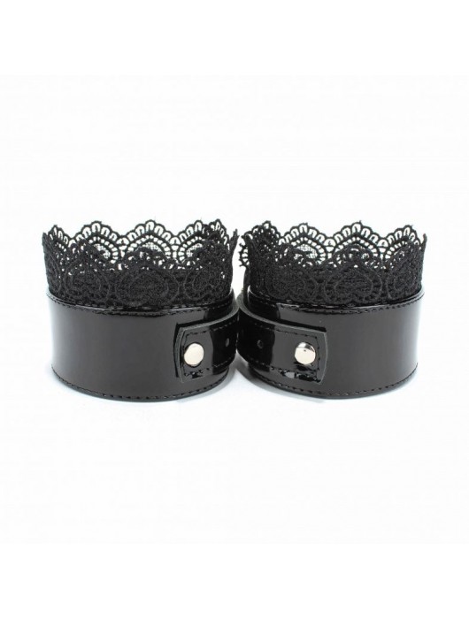 Изысканные чёрные наручники с кружевом - БДСМ Арсенал - купить с доставкой в Курске